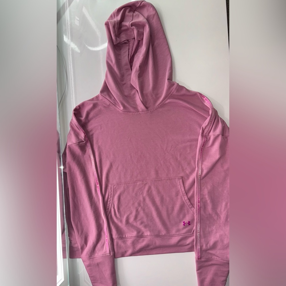 Under Armour Hoodie with Pouch Size XL